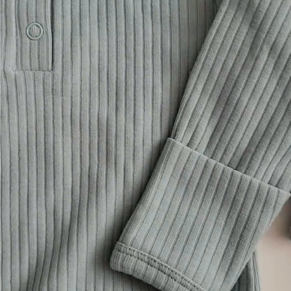 Sage knotted ribbed gown with bow and bonnet organic - Picture 5 of 7